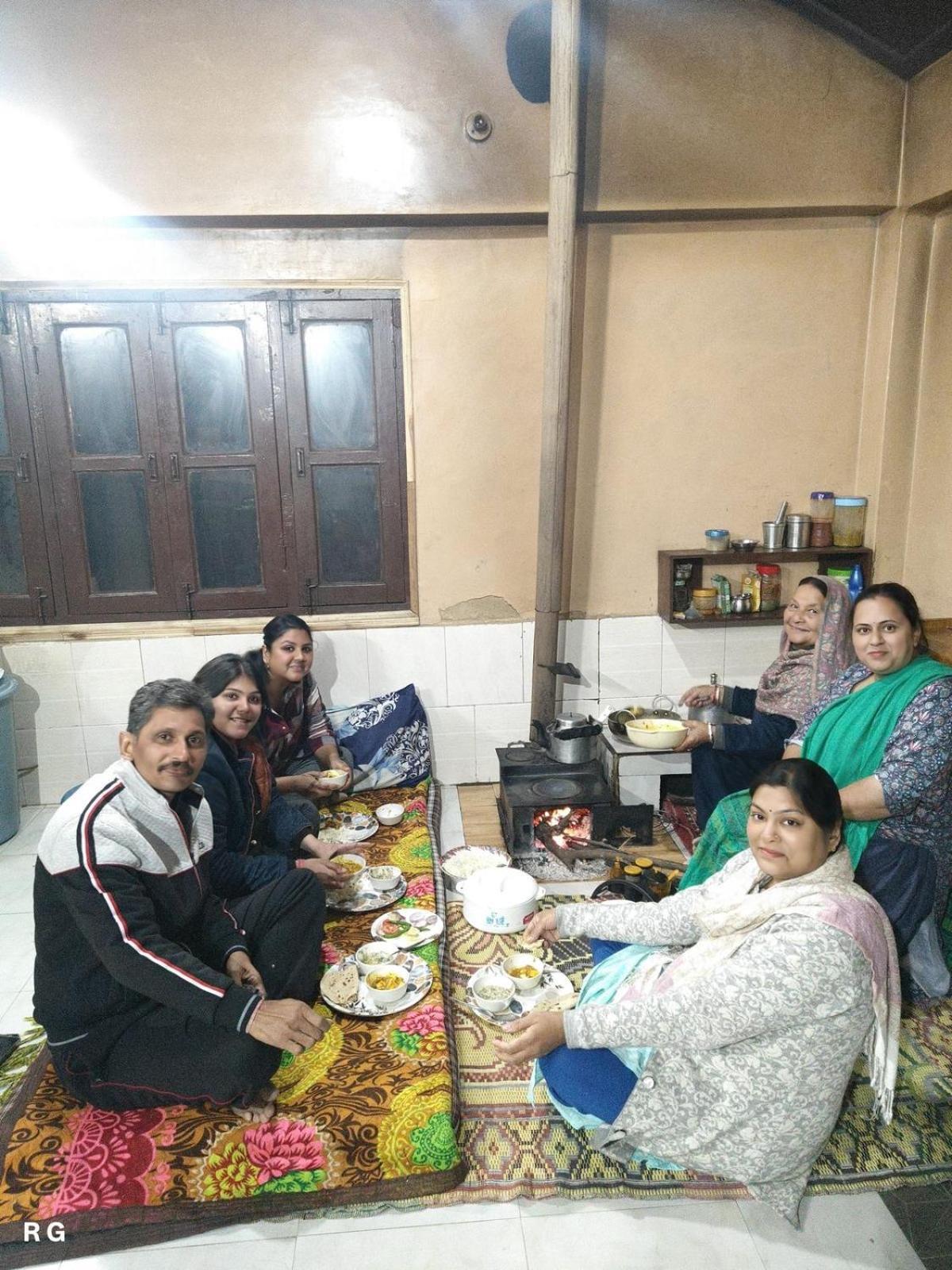 Aditya Homestay Dalhousie Eksteriør billede