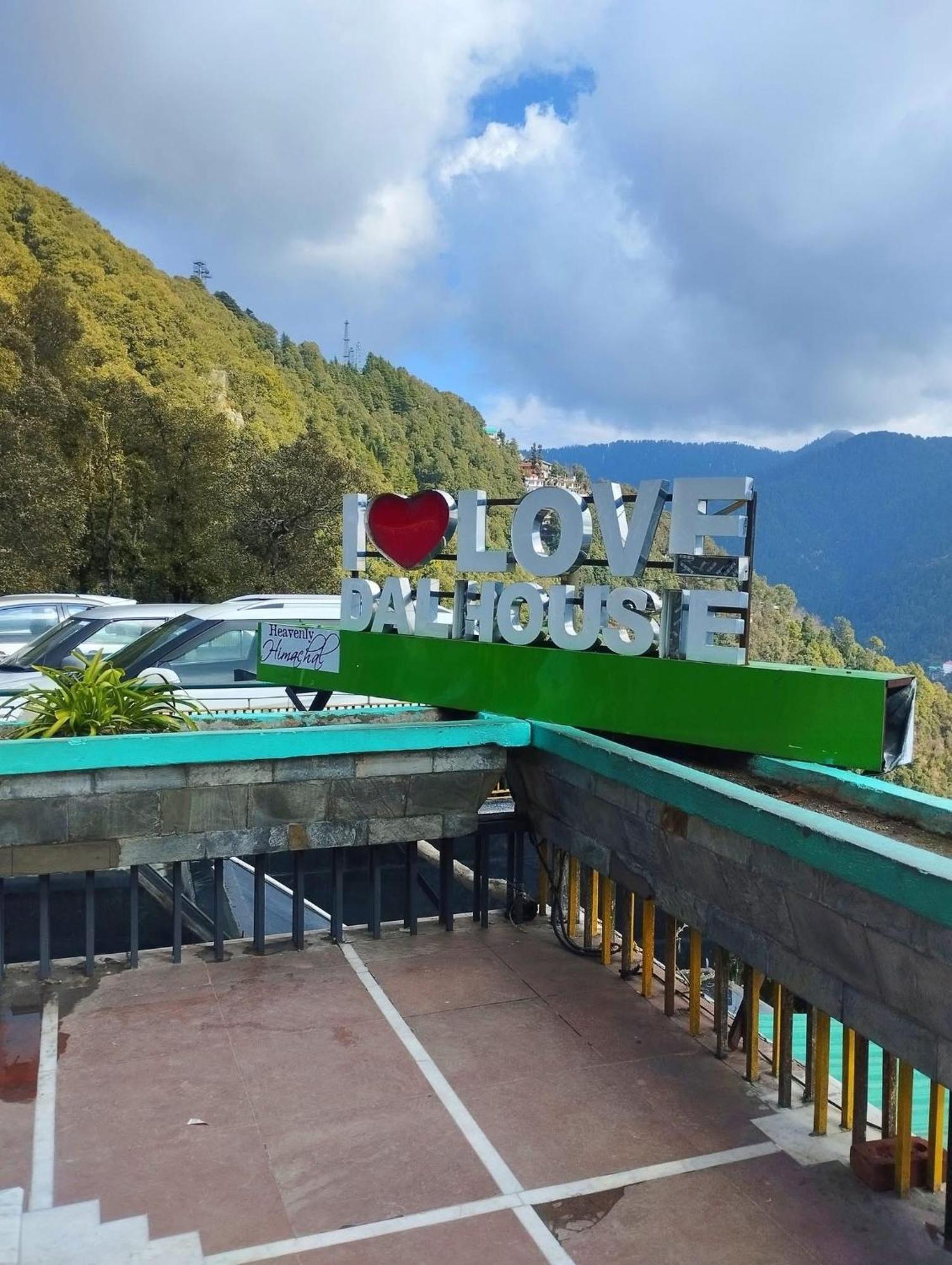 Aditya Homestay Dalhousie Eksteriør billede